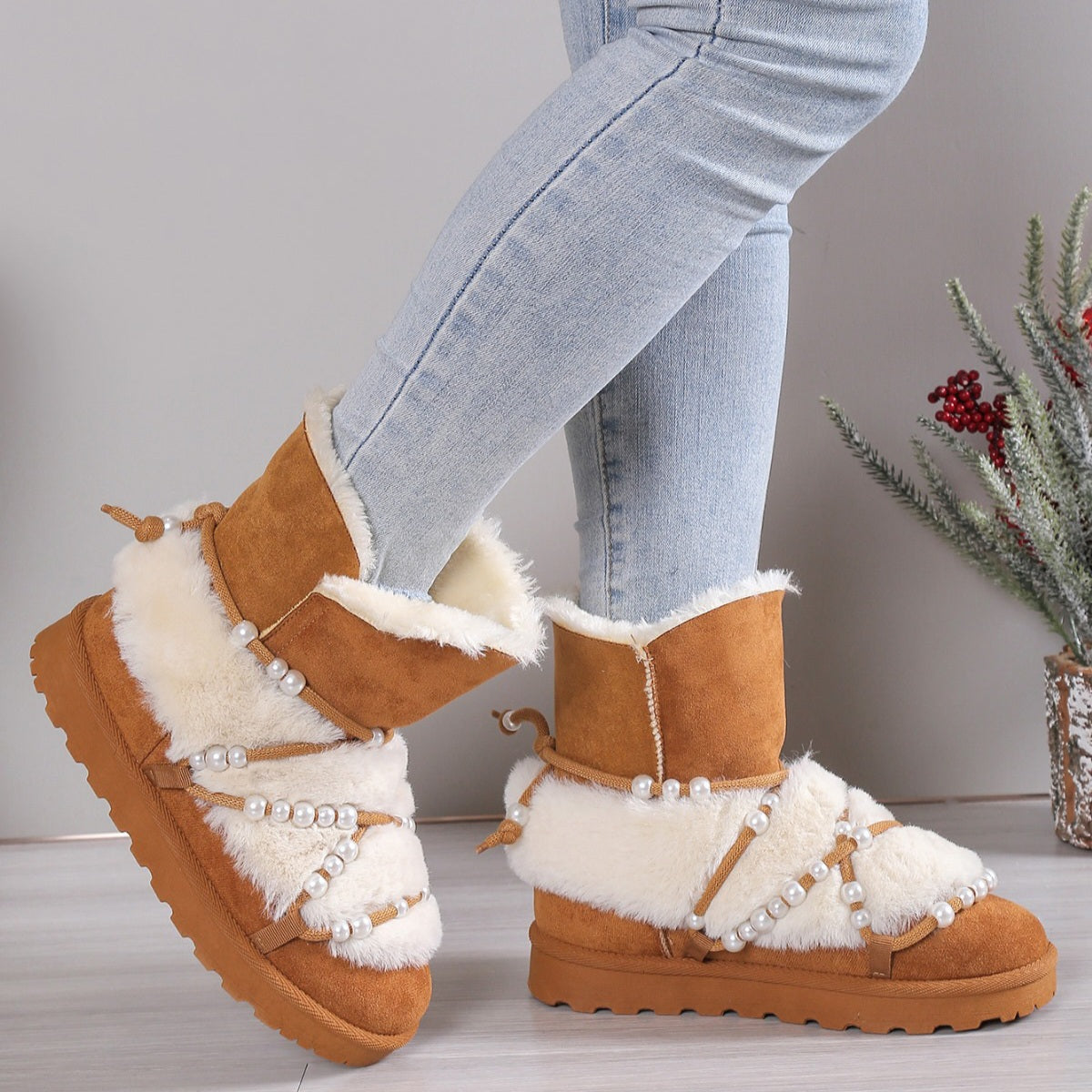 Ghete Tip UGG Din Piele Ecologica Camel Bianca BL387