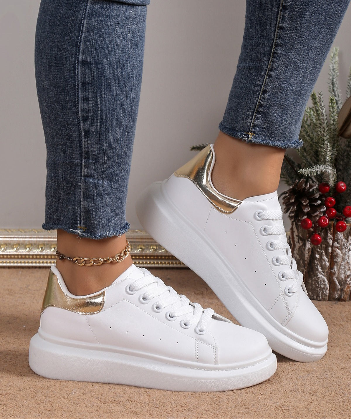 Adidasi Dama  Din Piele Ecologica Gold Luna Nb685