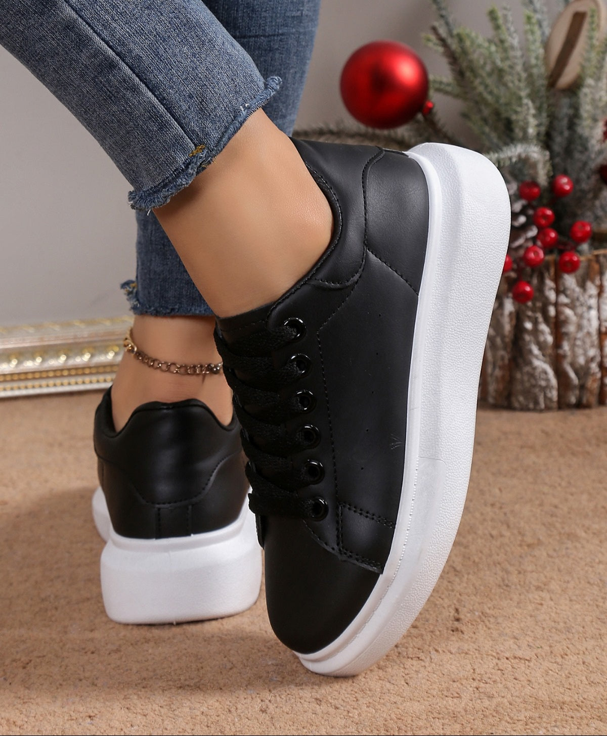Adidasi Dama Piele Ecologica Negru Luna NB685